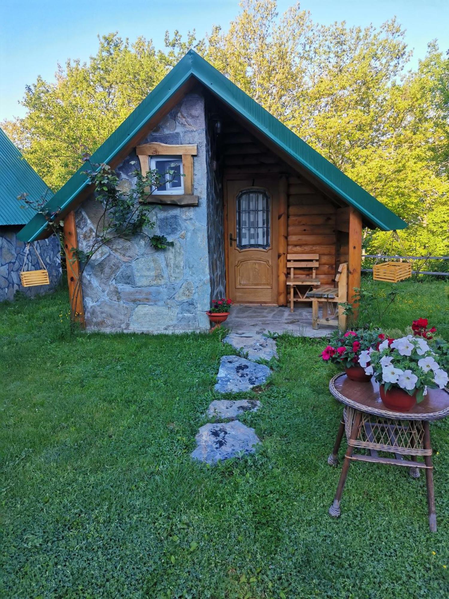 Gazela Bungalov 1 Mojkovac Exteriör bild